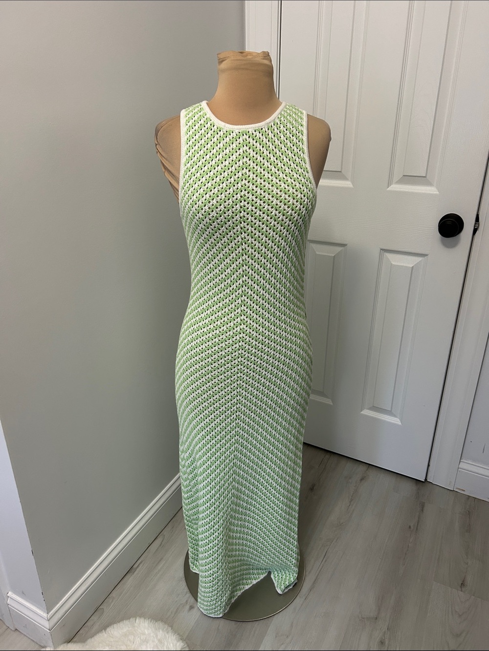 House of Harlow Green White Knit Sleeveless Maxi Dress - Picture 2 of 7